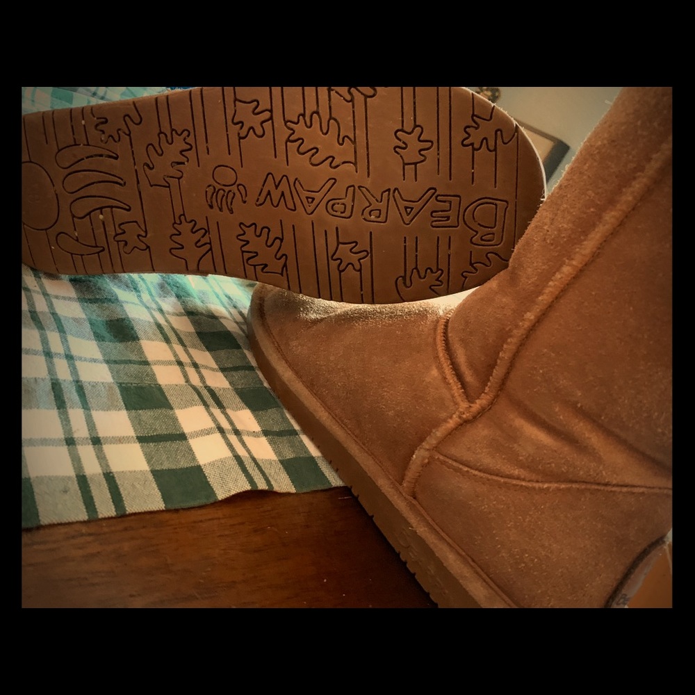 Bearpaw women’s size 8 boots